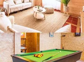 Le Gîte de l'Esplanade-Grande maison de bourg- Ventilateurs - Déco Cosy- Spacieux 200m2-18min Puy du Foù-Coeur de ville-Billard-Baby-foot-Fléchettes