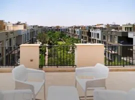 33A4. Rooftop Studio w Terrace Green Views