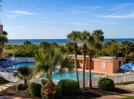 Coastal Dreams Ocean View St Augustine Beach Condo，聖奧古斯丁的飯店