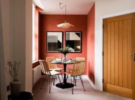 Town Centre - Elegant Stylish Apartment