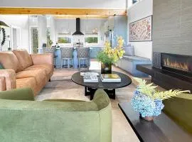 Rockledge Dragonfly - modern luxury, home theater, and private NOC access