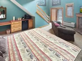 Fireplace Suite 16 at the Nantahala Village