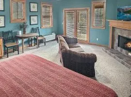 Fireplace Suite 14 at the Nantahala Village