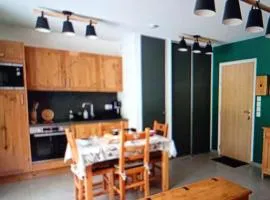 Chalet Mario - Walking Distance to Ski