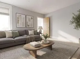 Bright 2-Bed Garden Flat Central Guildford
