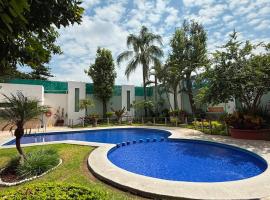 Áurea Hotel and Suites, ξενοδοχείο σε Guadalajara