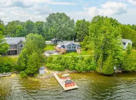 Lakefront Retreat w Hot Tub & Sauna 4-Season