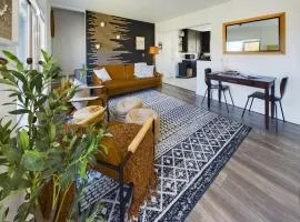 Modern Earthy Bungalow I King Beds I OSU