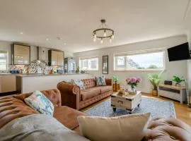 3 Bed in Tintagel oc-a36172