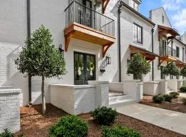 The Pearl on Paul Bryant - Luxury Townhome