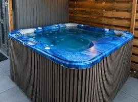 Cozy wellness chalet and private garden with jacuzzi sauna and outdoor bath between Amsterdam Haarlem and Schiphol Airport