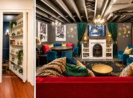 Storybook Escape - Hidden Speakeasy, Hot Tub, Sauna
