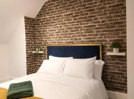 Family Home Near Beach Contractors welcome Sleeps6
