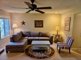 Desperado 30 Day Minimum condo