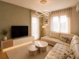 Urban Temple Apartment near Cathedral Free Parking