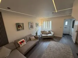 Hampton Haven - Quiet-3 big Bedrooms-Fast WiFi-Parking-3 bathrooms