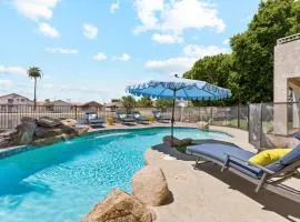 Resort-Style 5BR Heated Pool Putting Green