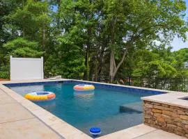 Poolside Paradise by AvantStay