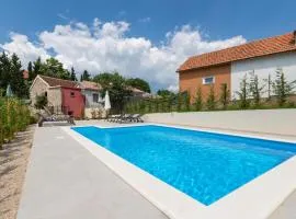 Lovely Home In Benkovac