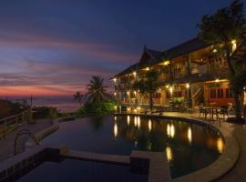 Sea Rock Resort, resort em Haad Pleayleam