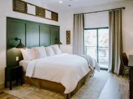 Gaines Ranch Rancher's Rest, King Suite
