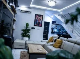 Cozy 2bd Home modern Comforts, Alexa, Solar system
