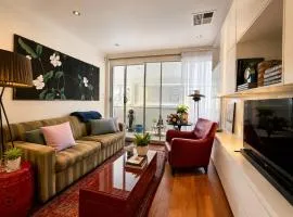 Heart of Leichhardt - Modern 1BR Apartment