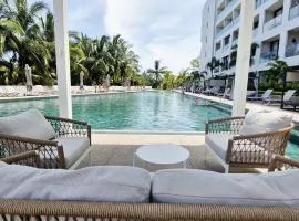 PROMO Luxury condo with tropical view