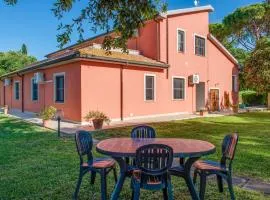 2 Bedroom Gorgeous Apartment In Roccastrada