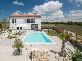 Luxurious Home In Barat