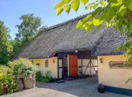 2 Bedroom Cozy Apartment In Svendborg