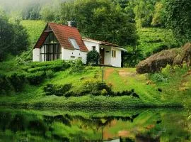 Farmstay in ചില്ലുകൂടാരം at Les Domki et al.