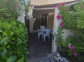 Maisonnette T2 bord de mer avec parking privé