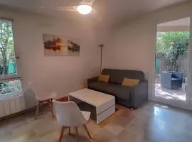 Studio avec terrasse et jardin