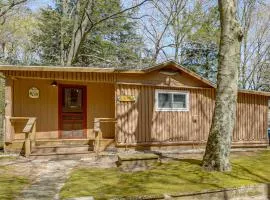 2-Cabin Getaway on Hamlin Lake w/ Boat Slips