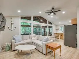 Screened Porch w/ Lake View! Tolland Family Haven