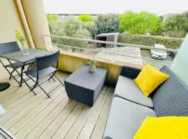 Lovely Apartment With Balcony Near The Lake