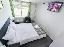 Walnut Studio - Self Contained One-Bed Studio Flat