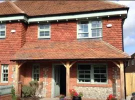 4 bed house for Goodwood Southdowns staycations