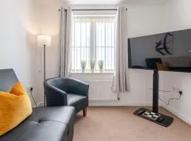 Spacious 6BR Home in Worksop Sleeps 6 Parking