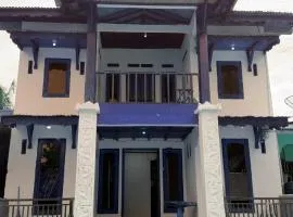 Town Guesthouse & Coffee Eatery