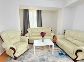 Spacious 4-Guest Stay near Station Square Metro & Fabrika
