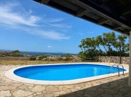 Villa Lara with Pool, Novalja, hotel Novalj&aacute;ban