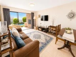 Little Lincoln Sea & Pool View Apartment
