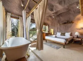 OXY Cave Homestay Mũi Né