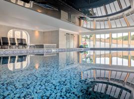 Nantsidyll Farm Spa & Holiday Lodges, hotel en Mydroilin