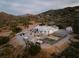 Hoopa House by Fieldtrip - Pickleball 2 Pools