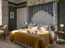 The Harbourview Hotel