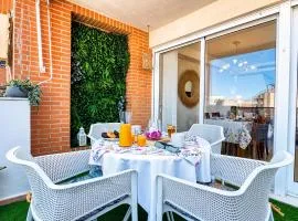 Stunning Duplex with Terrace, Near Cullera Beaches, Air Con, Fast WiFi and Free Parking