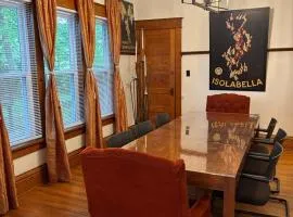 Illini Dream House With Historic Retreat Near UIUC